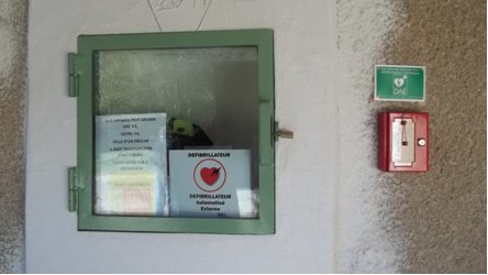 UN DEFIBRILLATEUR A DISPOSITION DU PUBLIC
AU FOYER COMMUNAL - RUE DES CHENES VERTS        